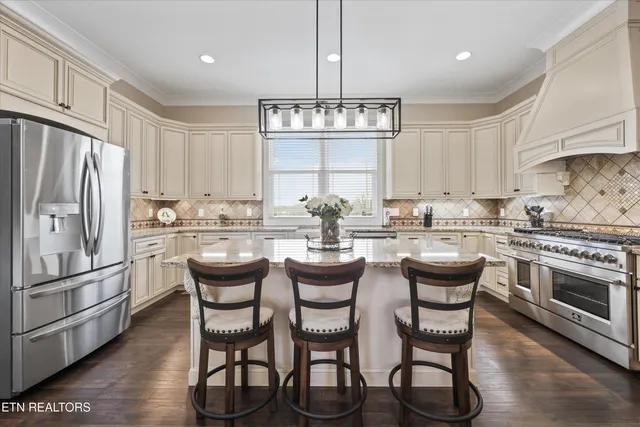 $1,749,999 | 8521 Reed Drive, Powell, TN 37849