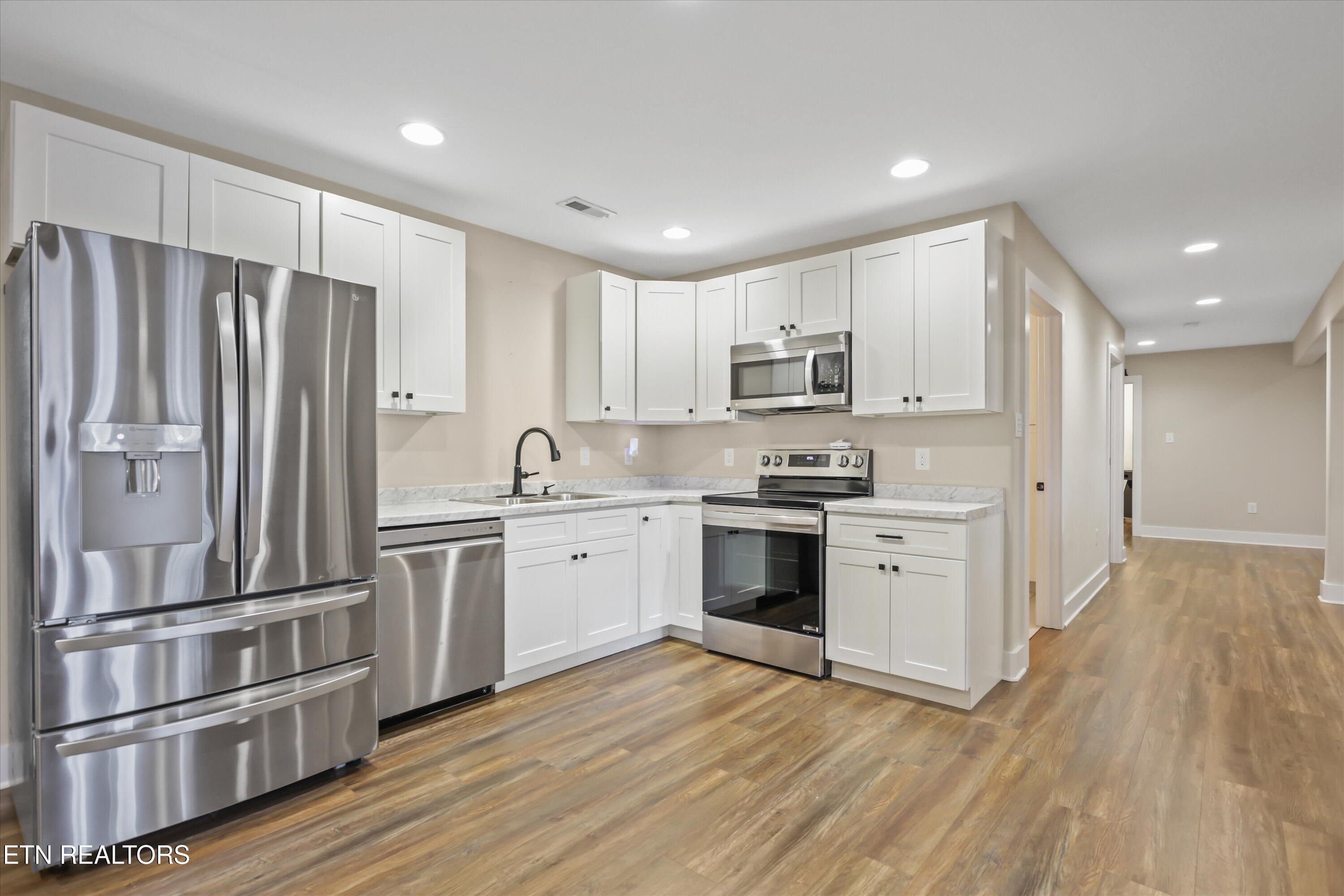 8521 Reed Drive Powell, TN 37849 - Photo 35 of 60 38-8521 Reed Dr 32