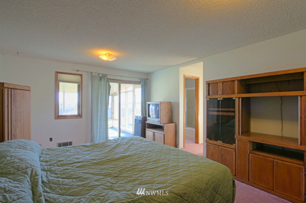 8026 Comox Road Birch Bay, WA 98230 - Photo 11 of 22 Gallery Image 11