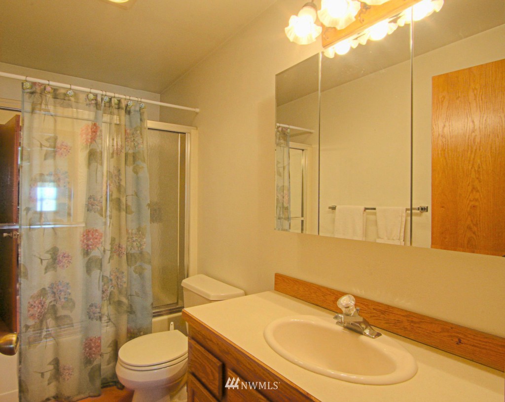 8026 Comox Road Birch Bay, WA 98230 - Photo 16 of 22 Gallery Image 16