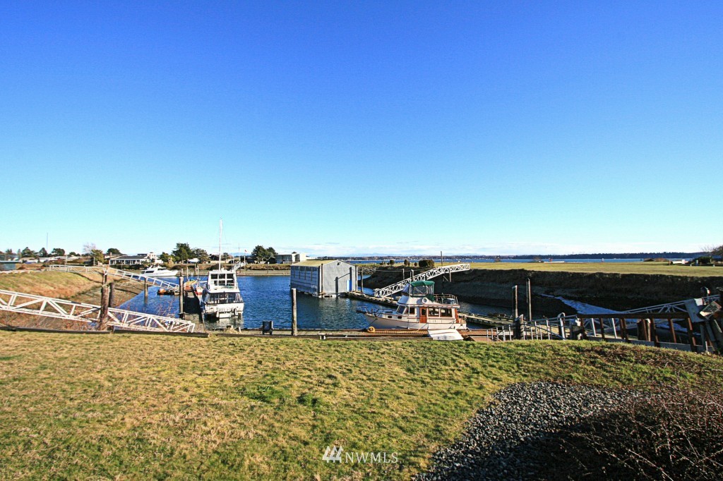 8026 Comox Road Birch Bay, WA 98230 - Photo 4 of 22 Gallery Image 4