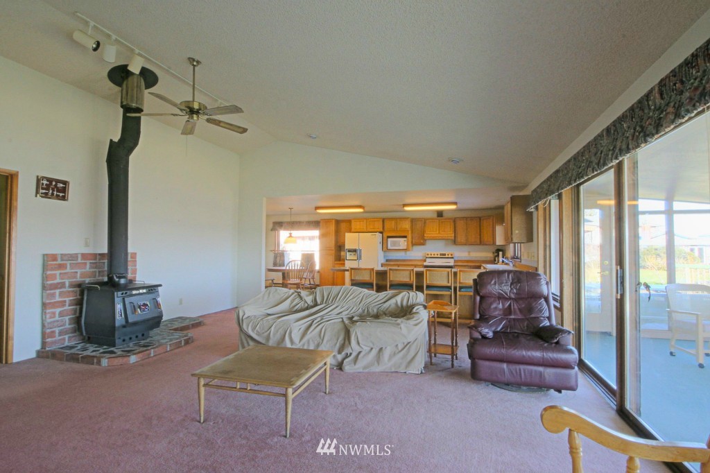 8026 Comox Road Birch Bay, WA 98230 - Photo 7 of 22 Gallery Image 7