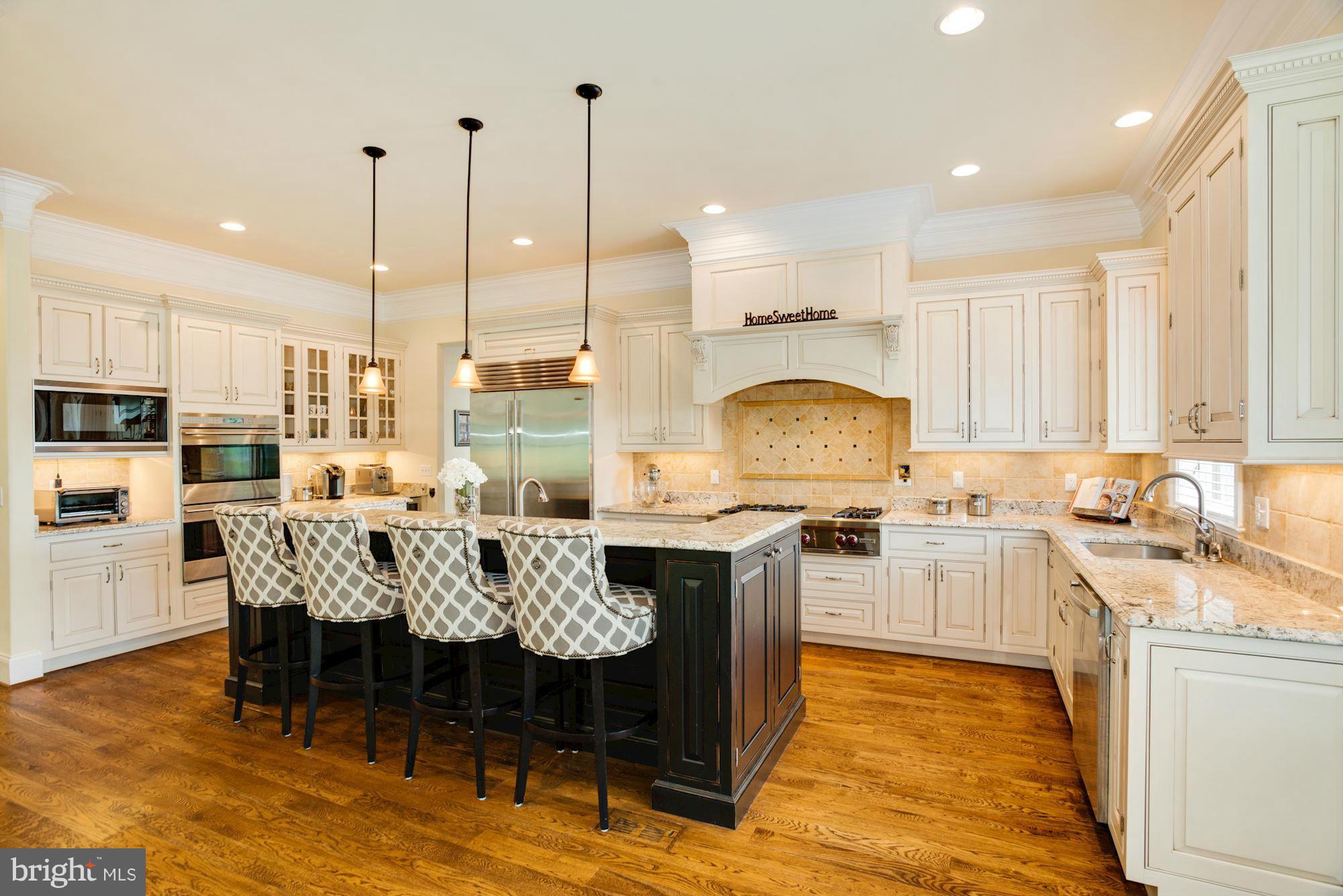 3718 Blenheim Road Phoenix, MD 21131 - Photo 9 of 30 Kitchen with Breakfast Bar