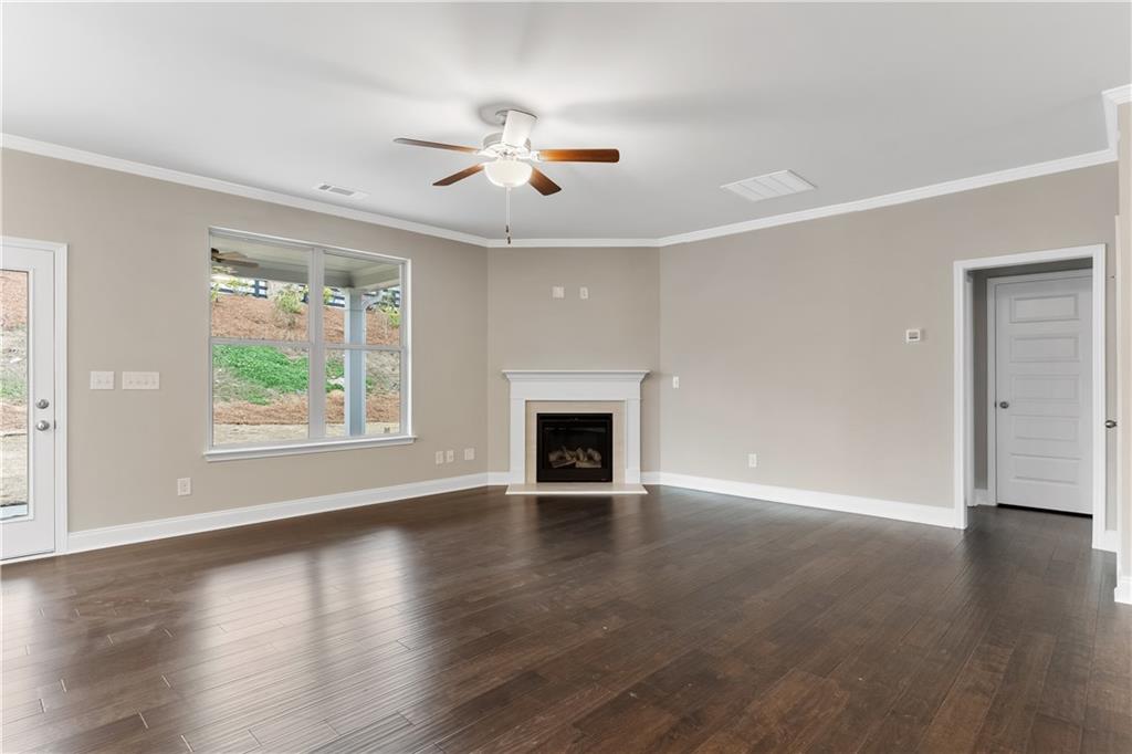5984 Spring Way Lithonia, GA 30038 - Photo 9 of 25