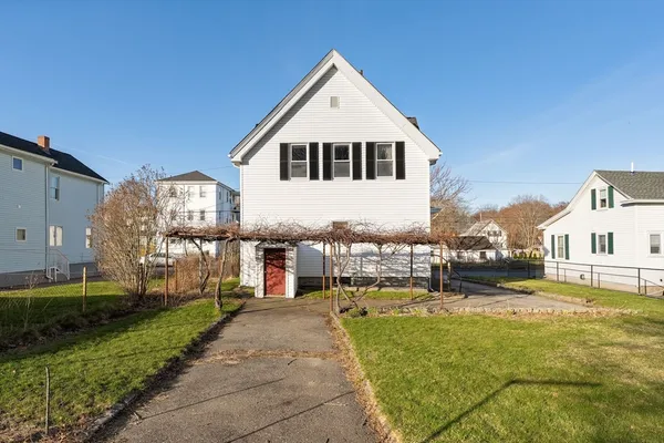 $575,000 | 9 Blinns Court, Taunton, MA 02780