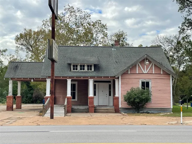 $1,500 | 405 10th Street, Hempstead, TX 77445