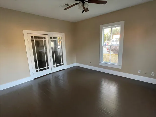 $1,500 | 405 10th Street, Hempstead, TX 77445