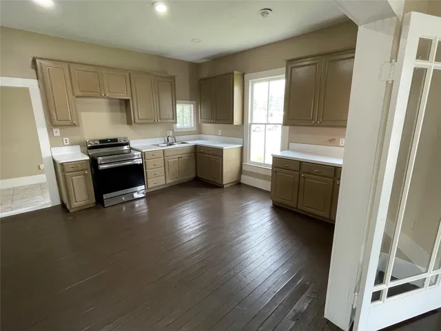 $1,500 | 405 10th Street, Hempstead, TX 77445