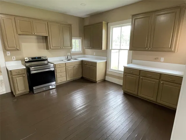 $1,500 | 405 10th Street, Hempstead, TX 77445