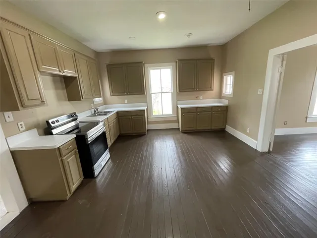 $1,500 | 405 10th Street, Hempstead, TX 77445