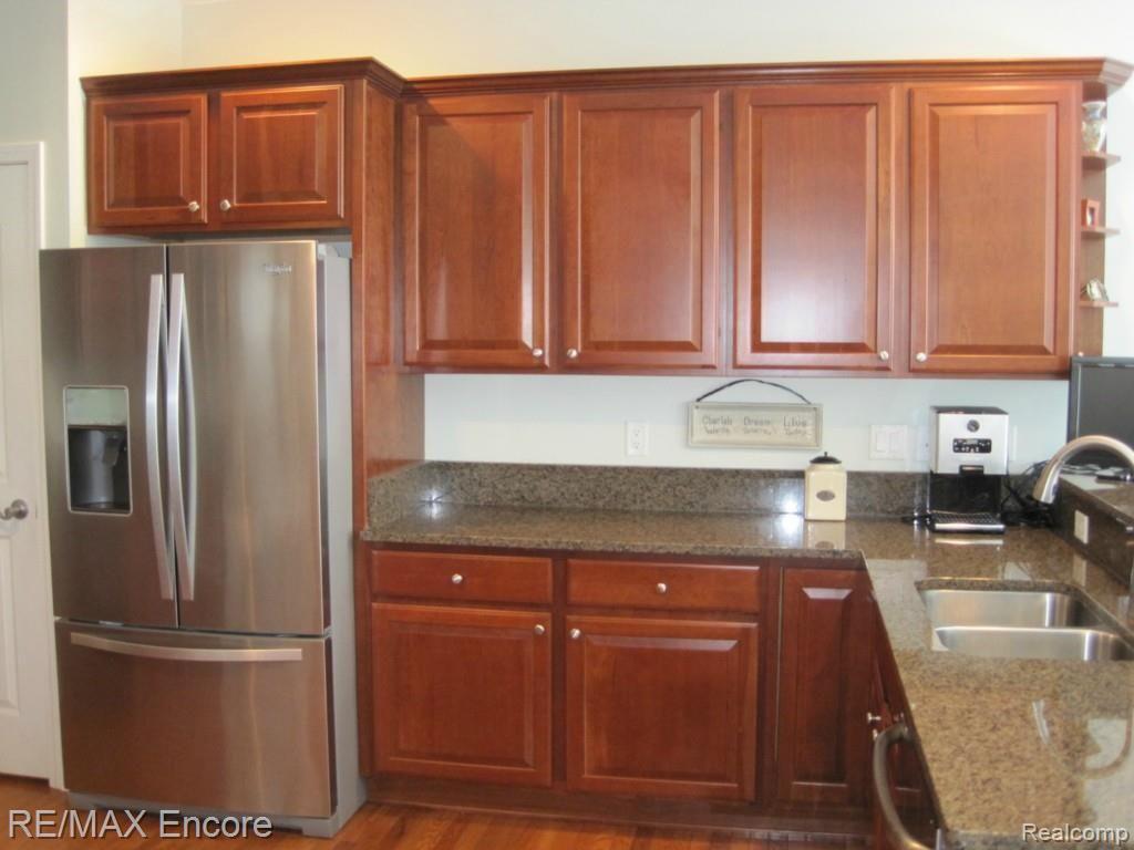 3687 Tremonte Circle, Unit 73 Rochester, MI 48306 - Photo 12 of 43 Kitchen - View 3