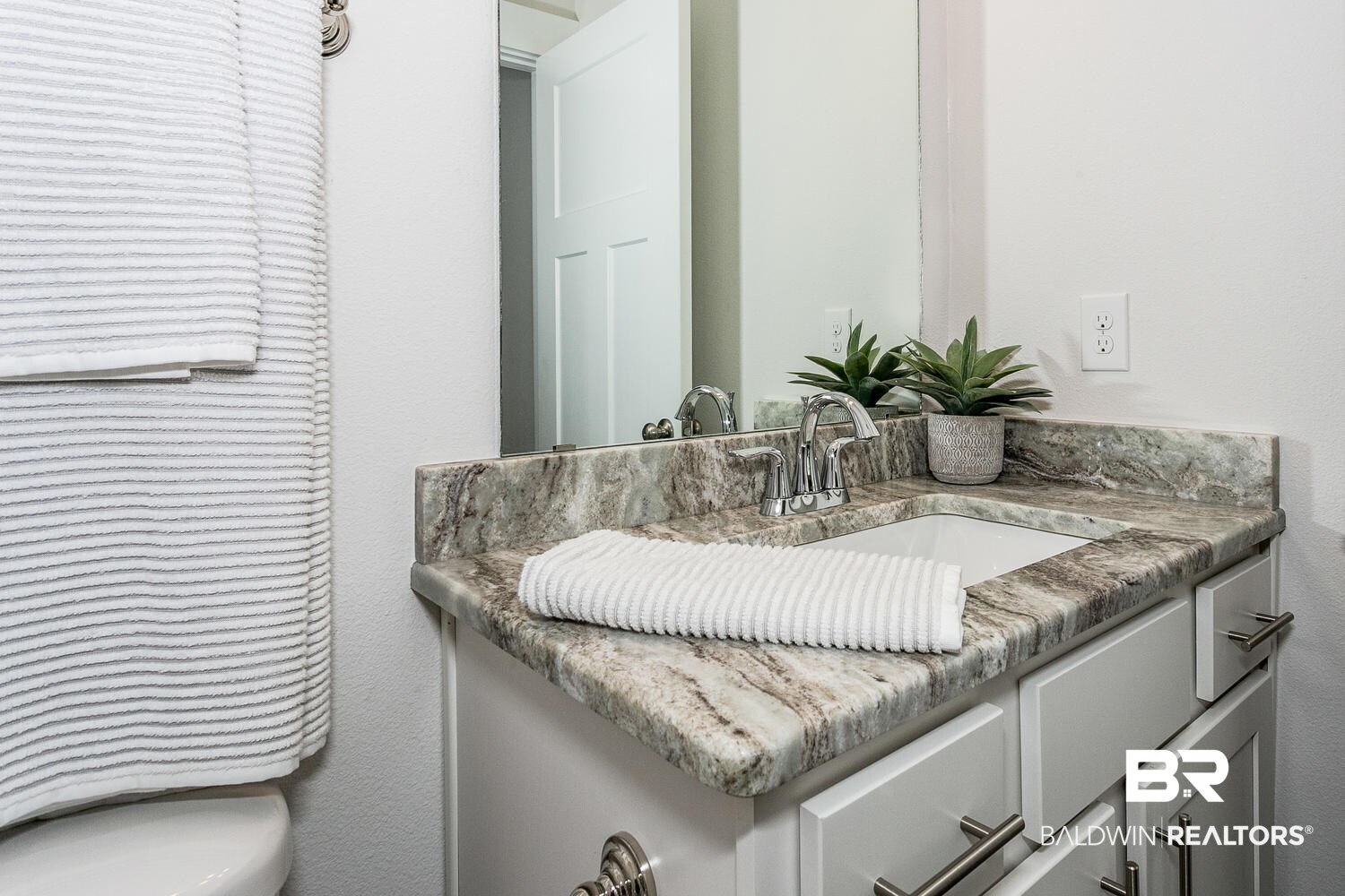 16540 Prado Loop Loxley, AL 36551 - Photo 17 of 21 Bathroom 3