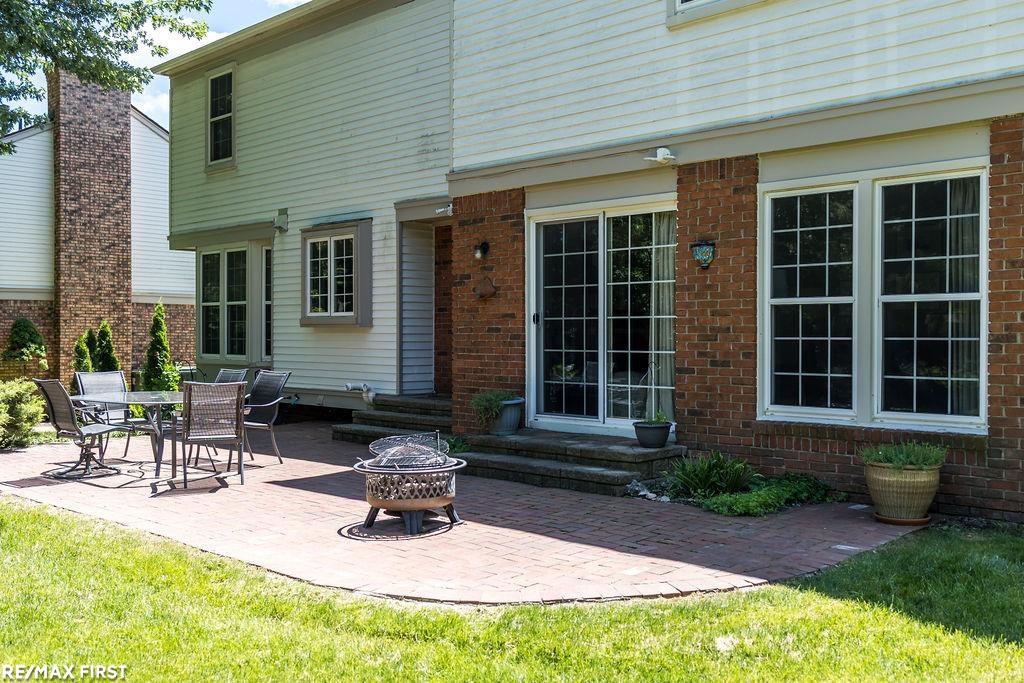 199 Saxon Court Rochester Hills, MI 48307 - Photo 27 of 28