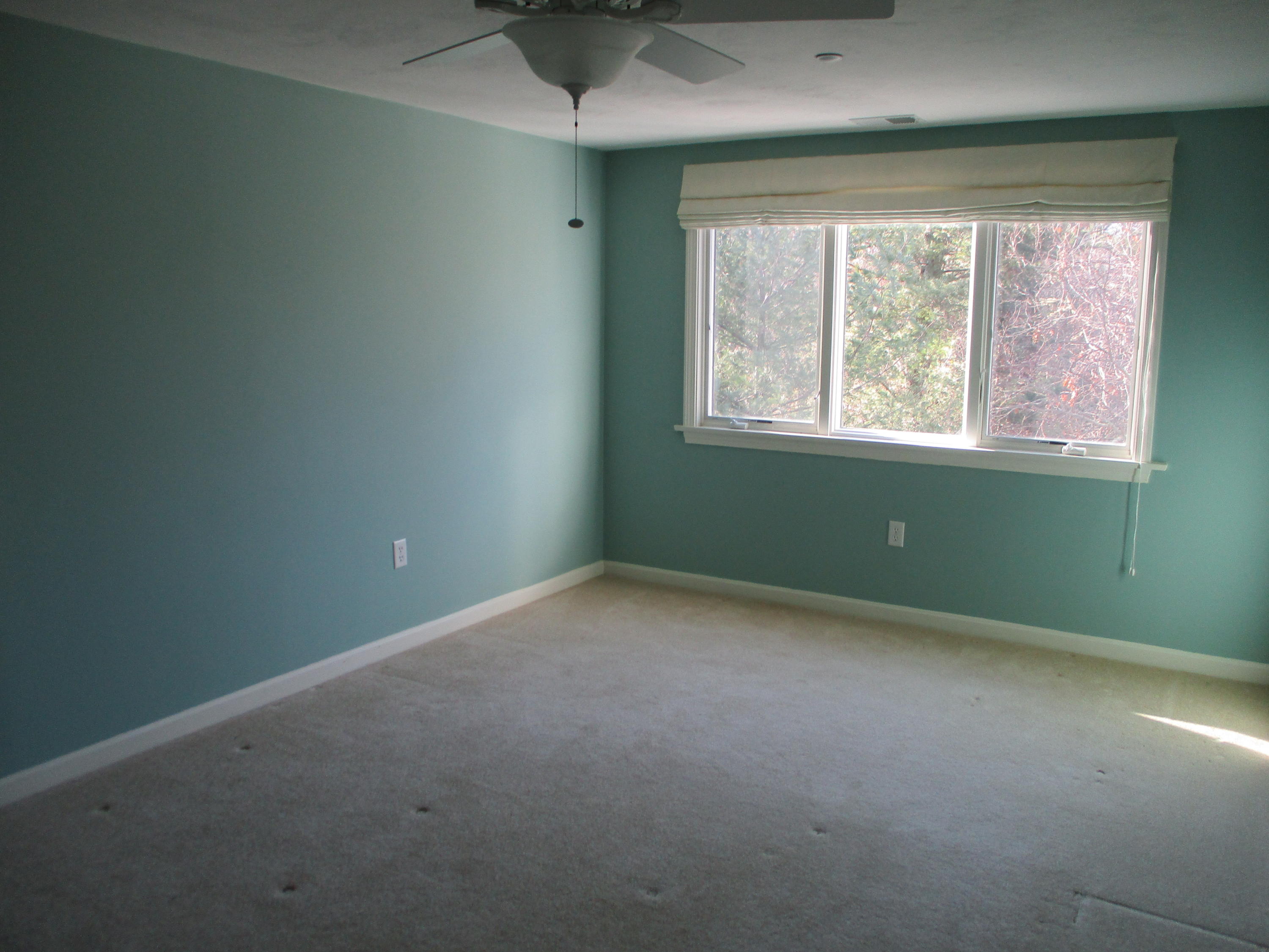 13 North Ridge Road, Unit 440 Mashpee, MA 02649 - Photo 25 of 30 an empty room with a window