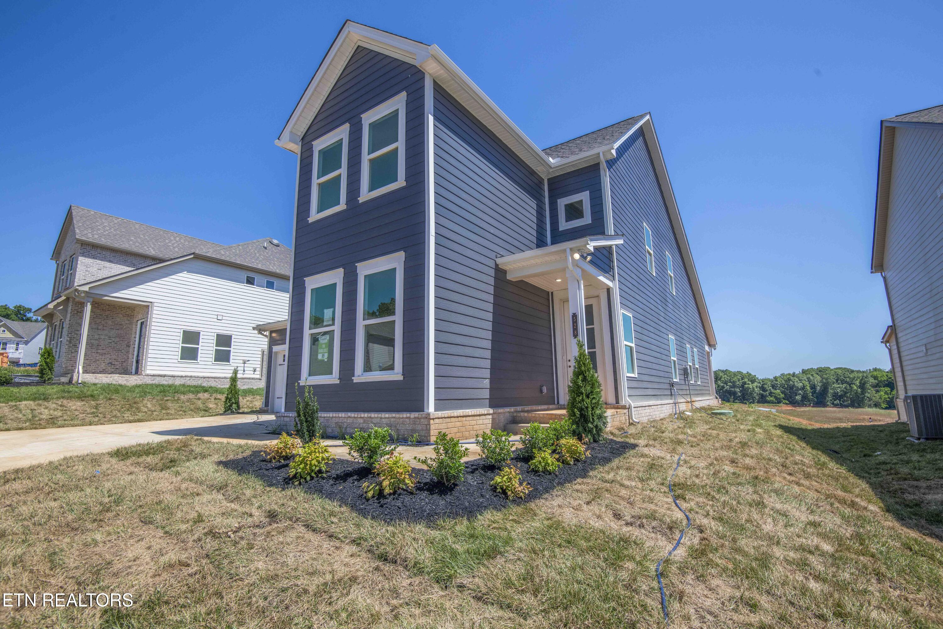 528 Ivey Farms Road Farragut, TN 37934 - Photo 2 of 46 iv85web_1