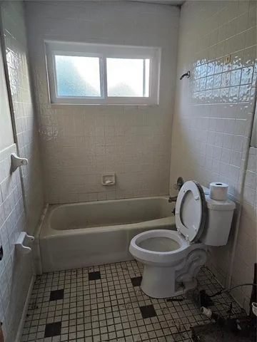 a view of a room with an empty space