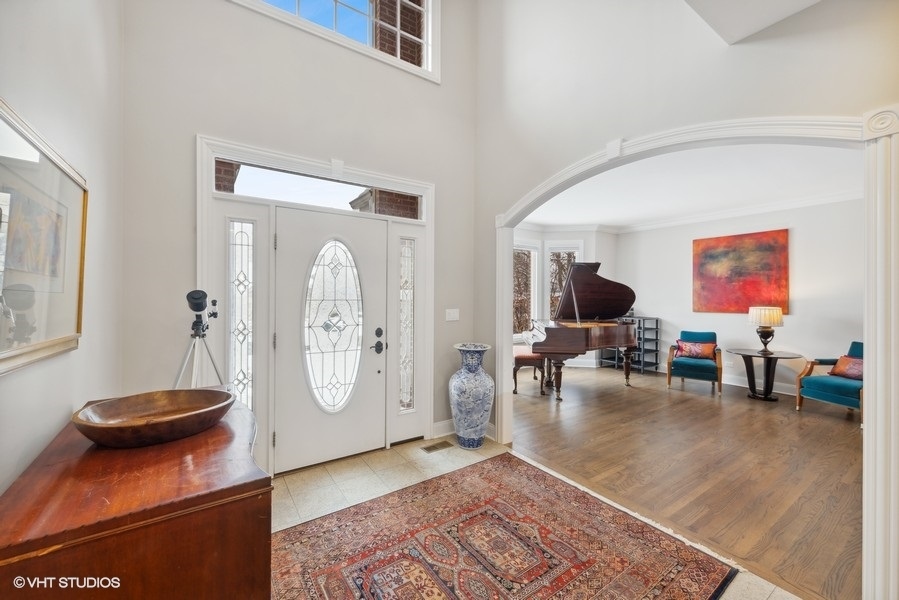 613 Lakeside Drive Hinsdale, IL 60521 - Photo 2 of 23