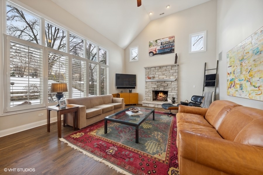 613 Lakeside Drive Hinsdale, IL 60521 - Photo 4 of 23