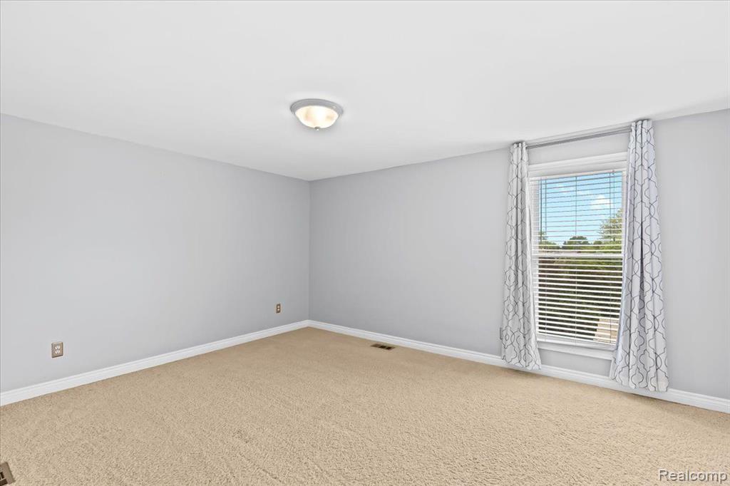 754 Kentucky Drive Rochester Hills, MI 48307 - Photo 16 of 29