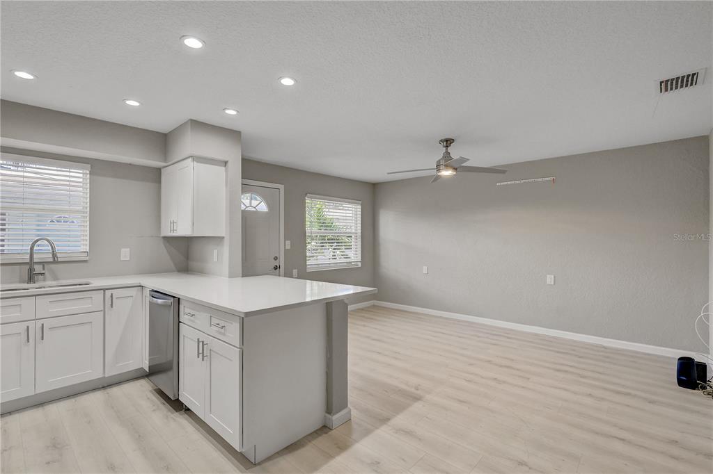 9030 Blind Pass Road, Unit C9 St. Petersburg, FL 33706 - Photo 13 of 33