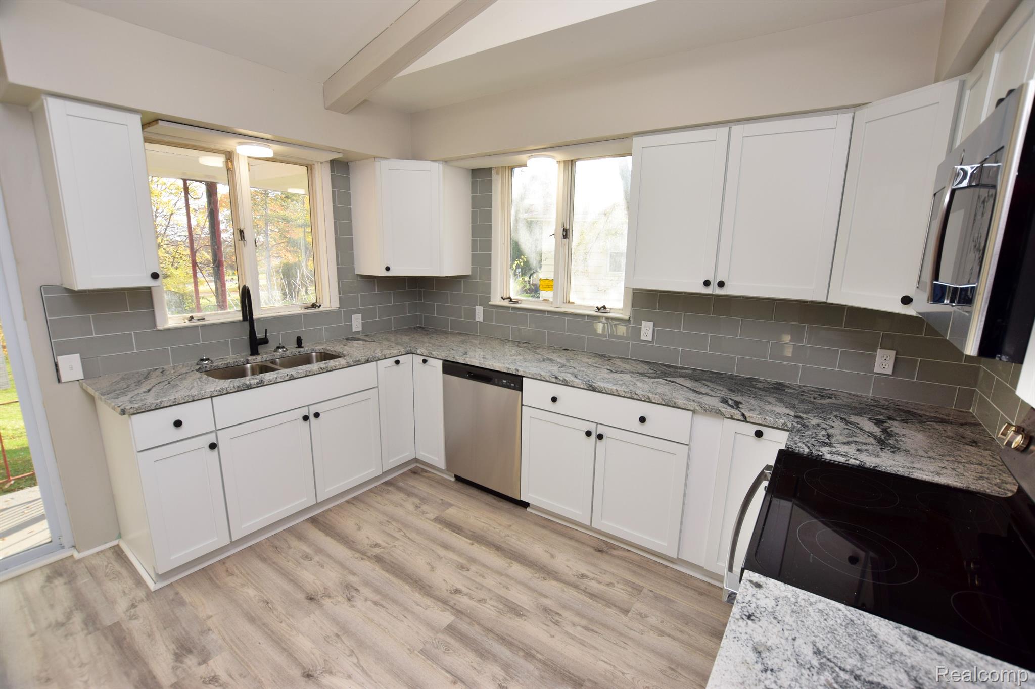 4146 Beecher Road Flint, MI 48532 - Photo 9 of 26 Gallery Image 9