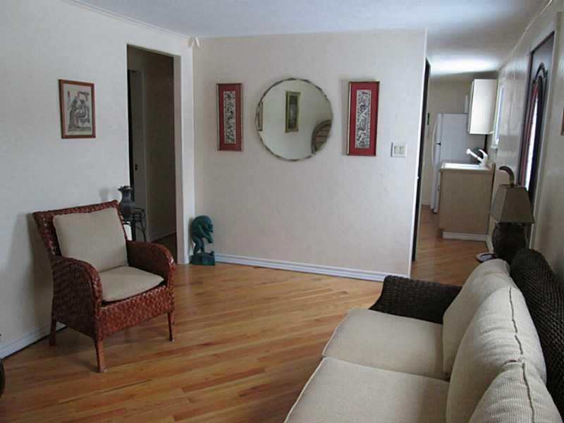 118 Highfield Road Butler, PA 16001 - Photo 4 of 25 Living Room.