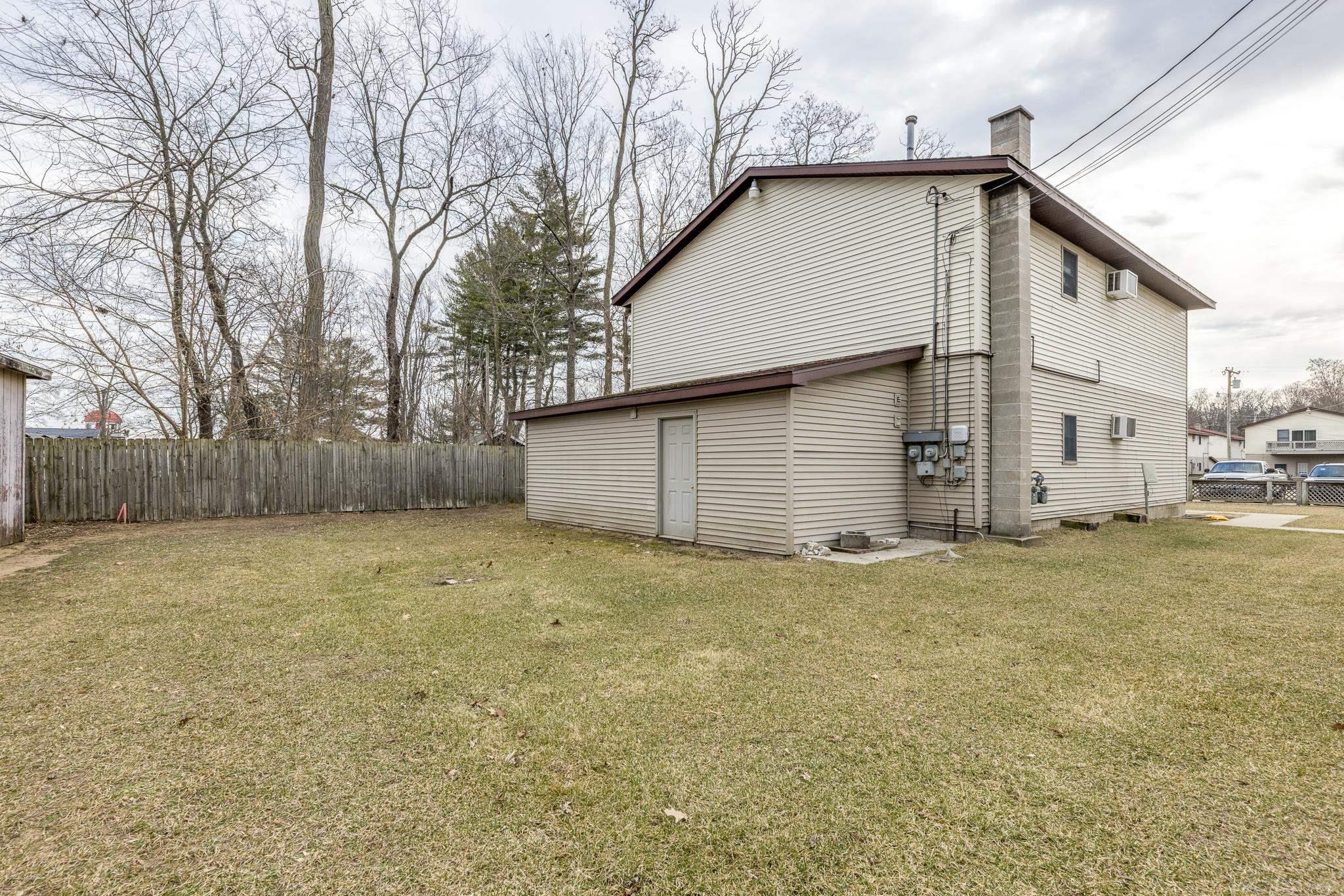 7765 Shorecliff Road Lexington, MI 48450 - Photo 3 of 26 50143664-A2E973F0-721B-488B-9D56-69EF2C9F9891.JPG