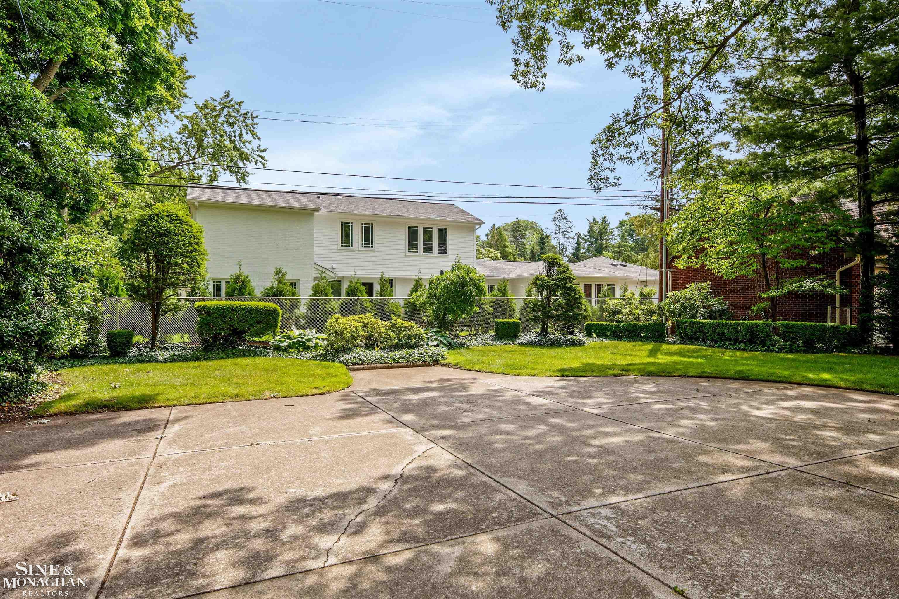 838 Whittier Road Grosse Pointe, MI 48230 - Photo 45 of 50 50145950-2c1a339c-9a61-4fc6-a2c2-257f836c5948.JPG