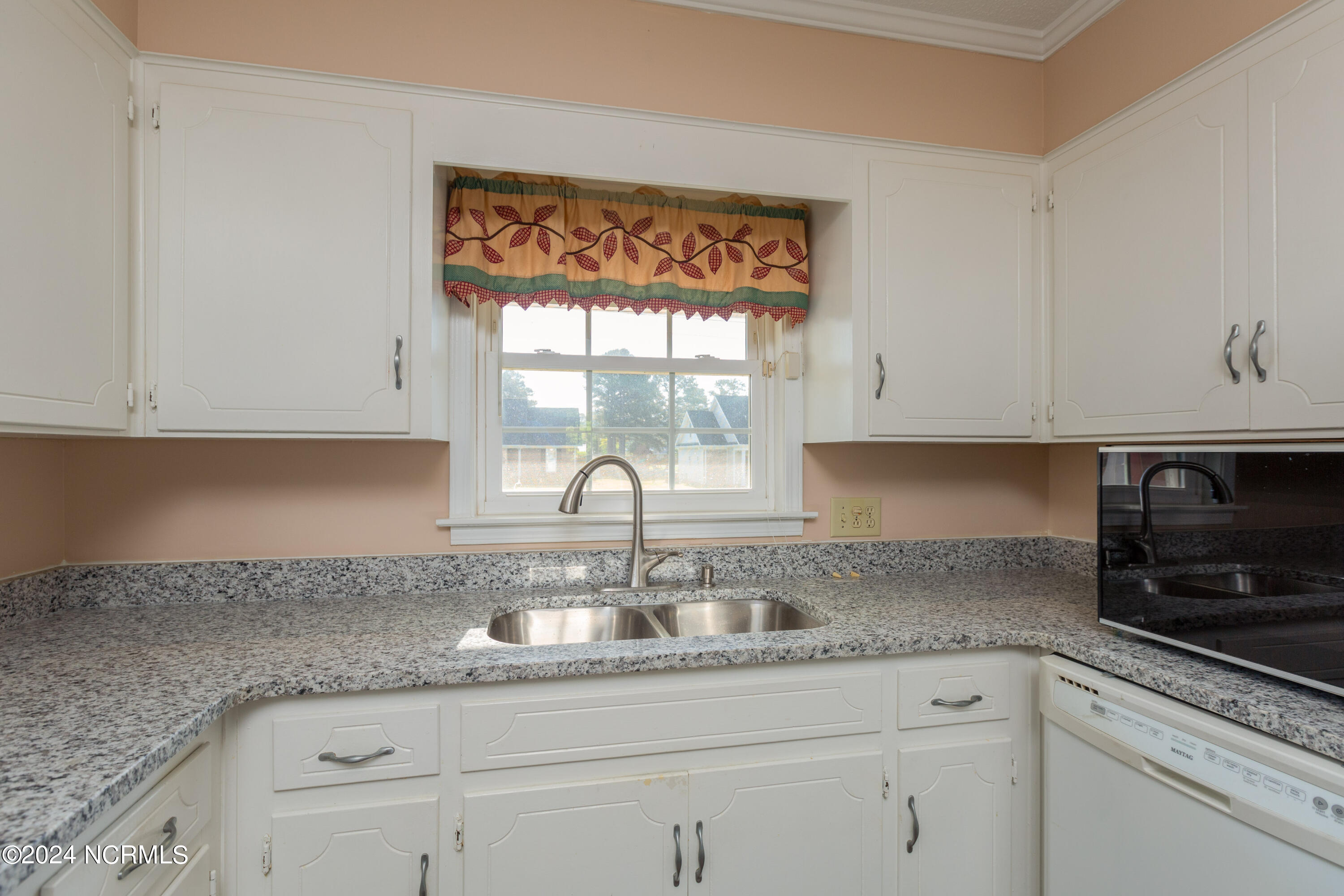 605 Allen Street Clinton, NC 28328 - Photo 6 of 26 605 Allen St6