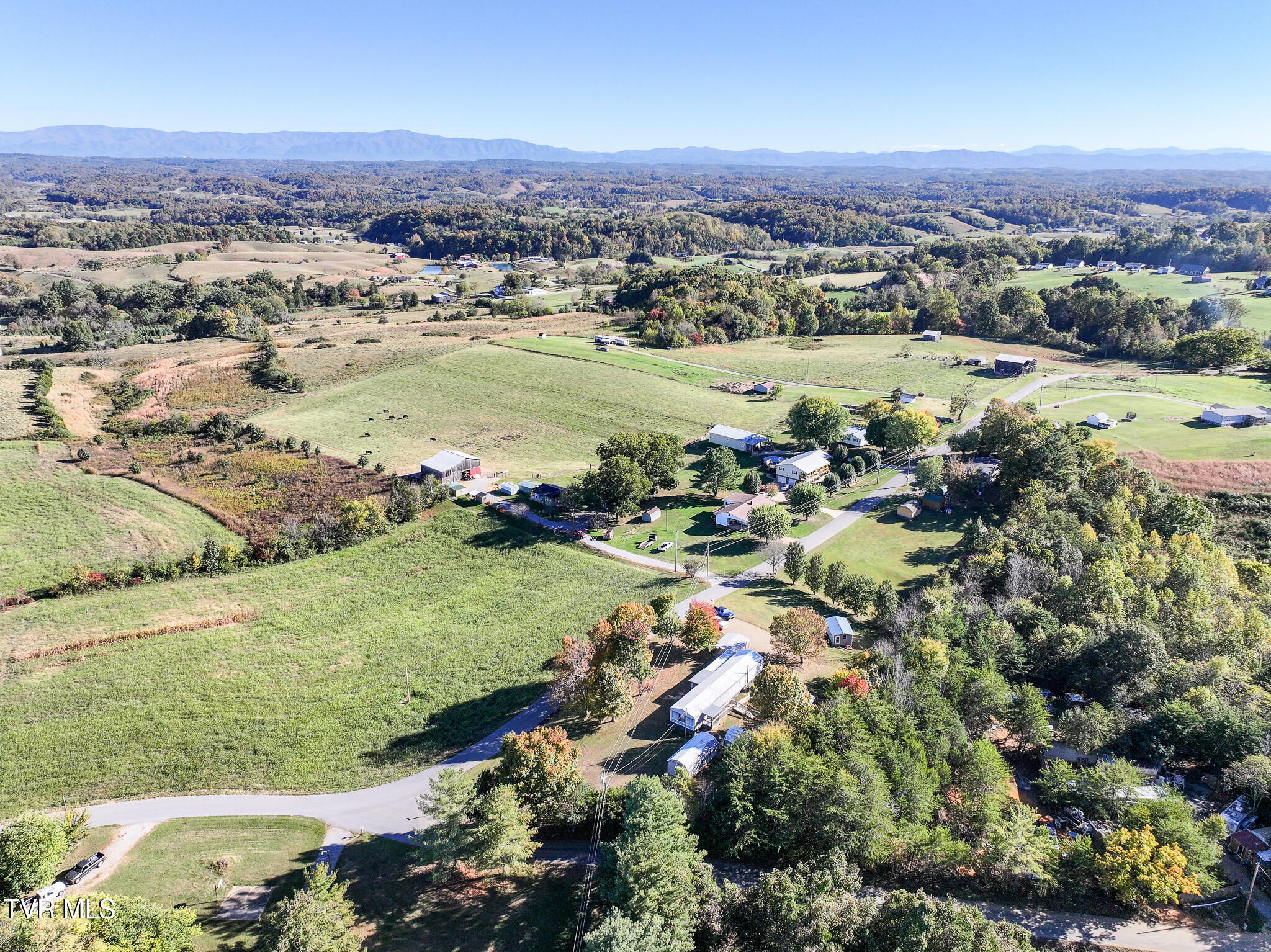 885 Anderson Loop Greeneville, TN 37743 - Photo 38 of 51 DJI_20251014183631_0724_D
