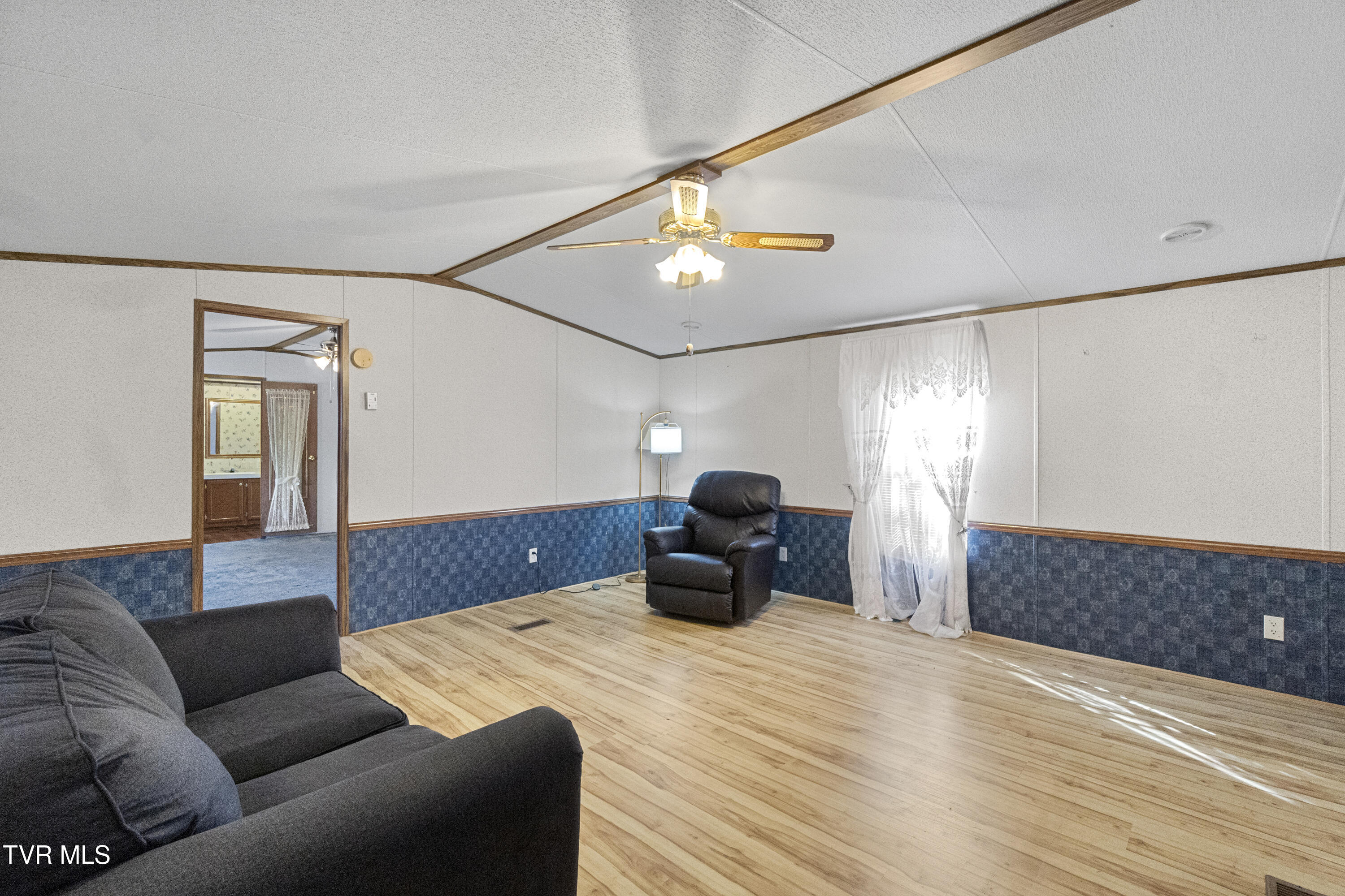 885 Anderson Loop Greeneville, TN 37743 - Photo 5 of 51 9