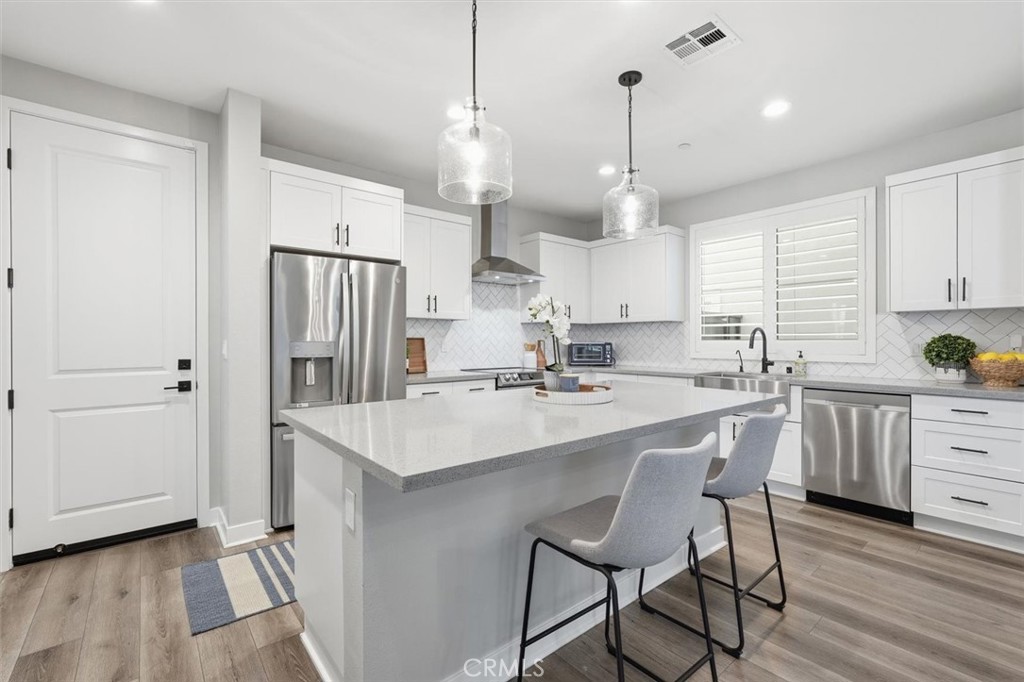 2144 Swallowtail Walk Gardena, CA 90249 - Photo 12 of 59 Kitchen