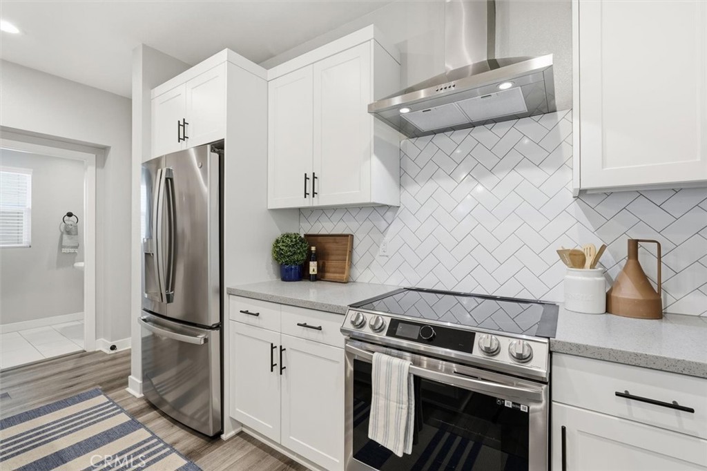 2144 Swallowtail Walk Gardena, CA 90249 - Photo 16 of 59 Kitchen