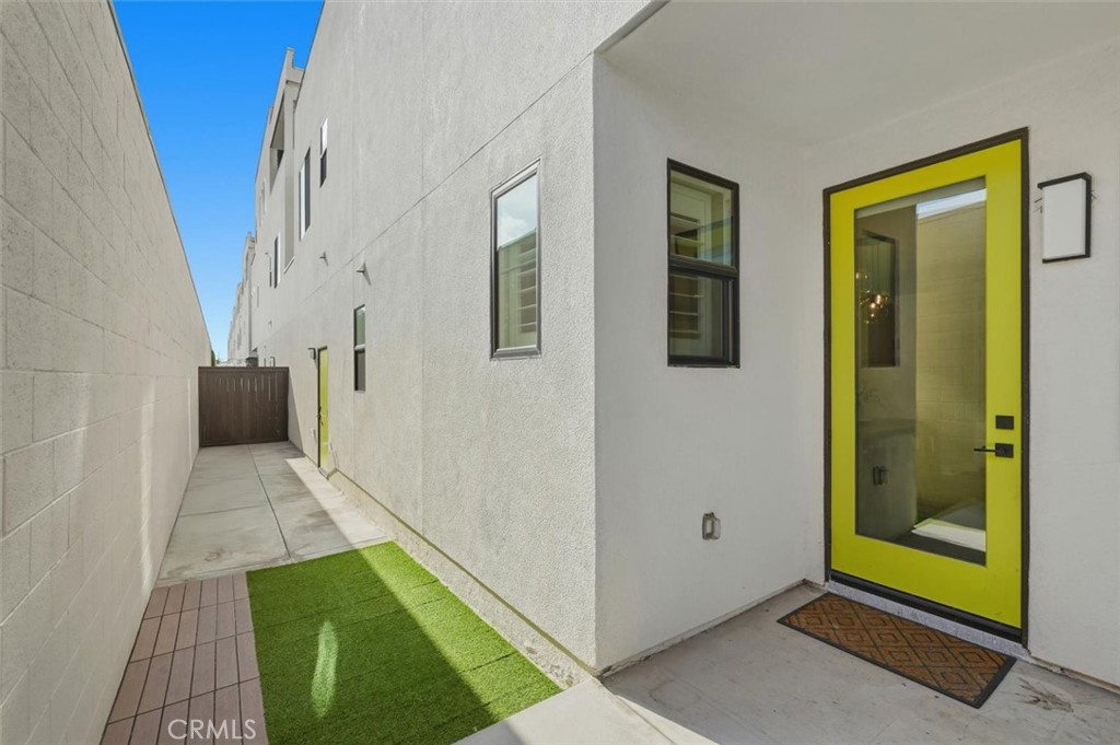 2144 Swallowtail Walk Gardena, CA 90249 - Photo 21 of 59 Private enclosed backyard