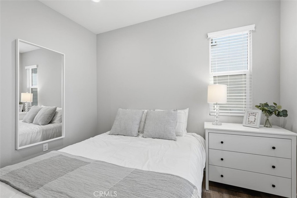 2144 Swallowtail Walk Gardena, CA 90249 - Photo 39 of 59 4th bedroom