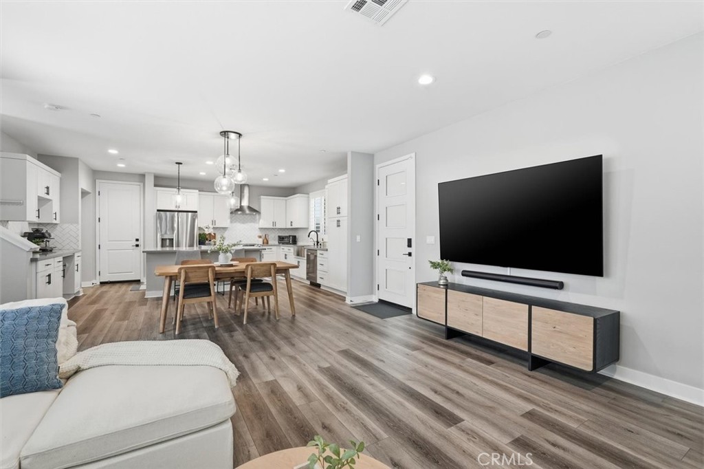 2144 Swallowtail Walk Gardena, CA 90249 - Photo 7 of 59 Living/dining/kitchen