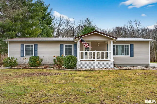 $219,000 | 325 Valley View Circle, Dahinda, IL 61428