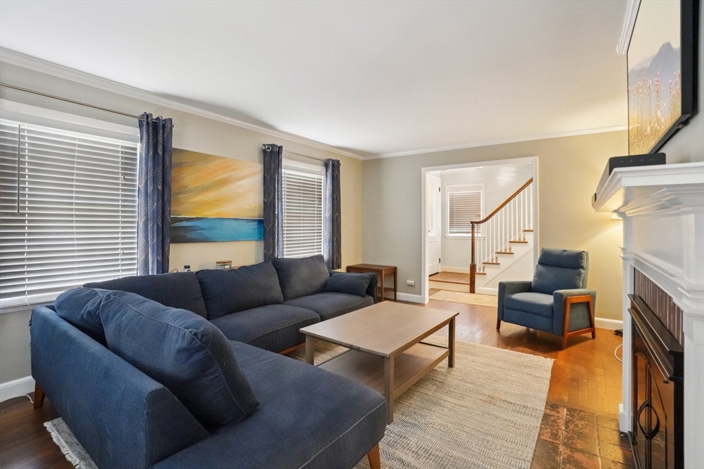 2 Saxon Road Worcester, MA 01602 - Photo 3 of 32