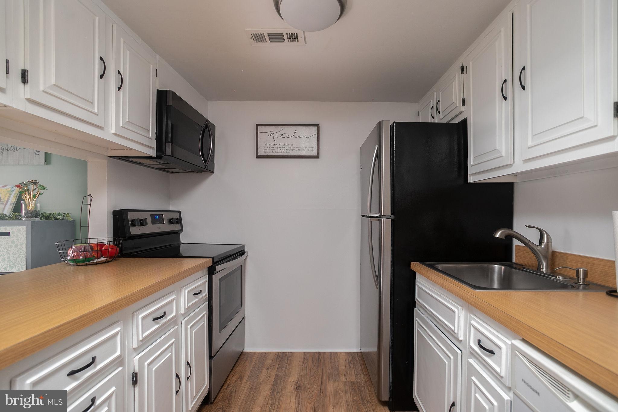 18 West Azalea Lane Mount Laurel, NJ 08054 - Photo 7 of 27