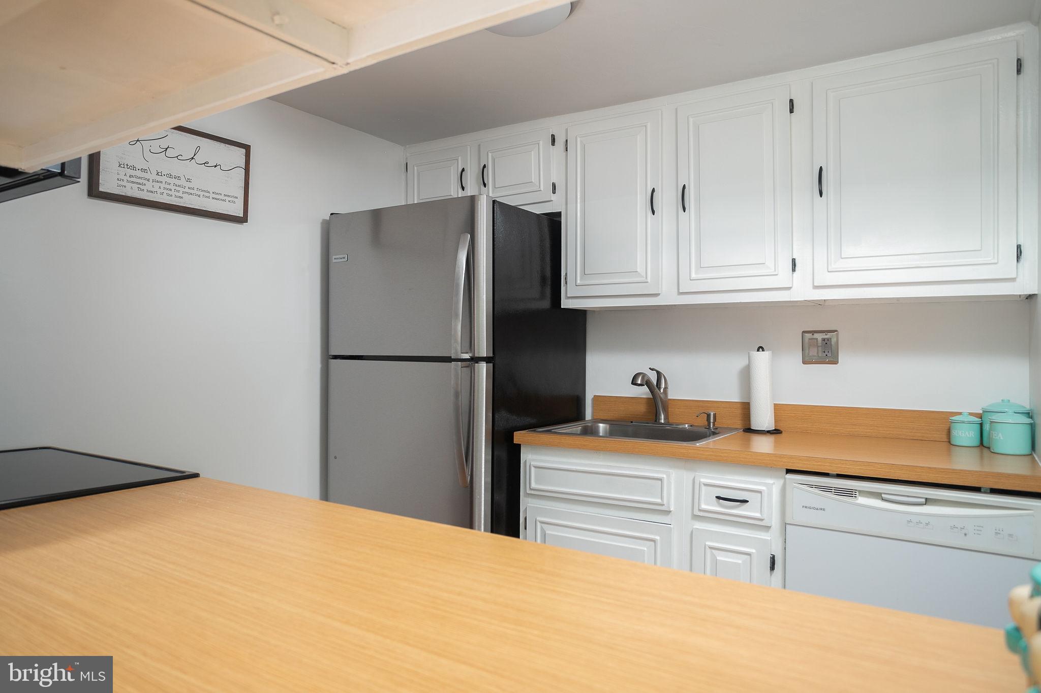 18 West Azalea Lane Mount Laurel, NJ 08054 - Photo 8 of 27