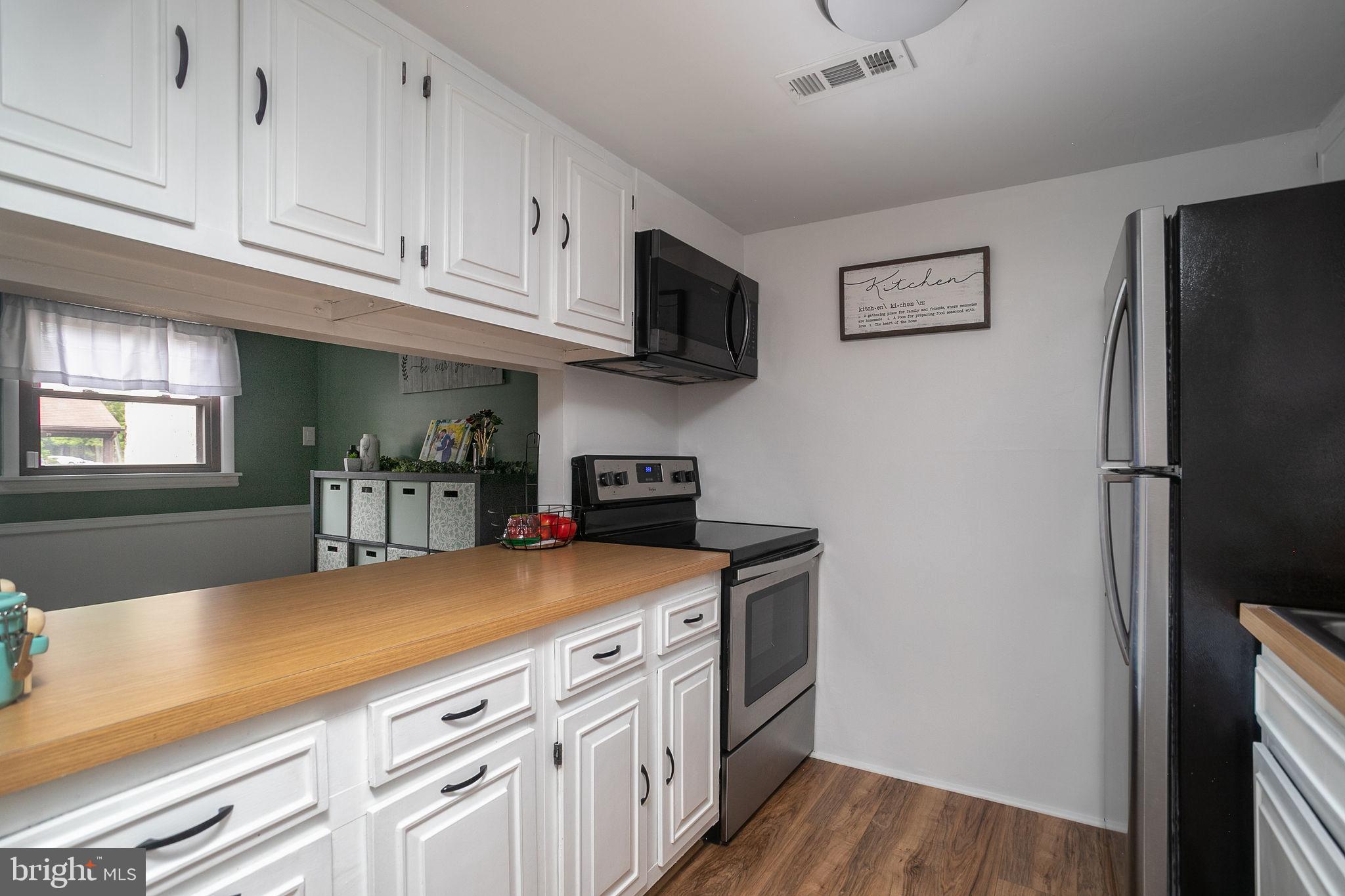 18 West Azalea Lane Mount Laurel, NJ 08054 - Photo 9 of 27
