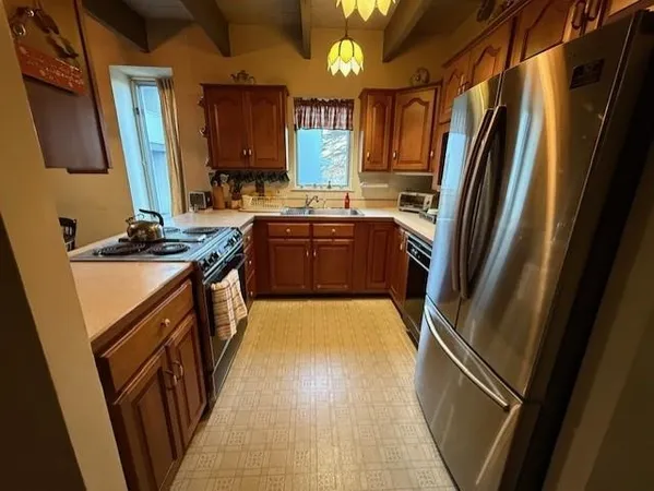 $1,850 | 18 Gardner Bay Road, Sunapee, NH 03782