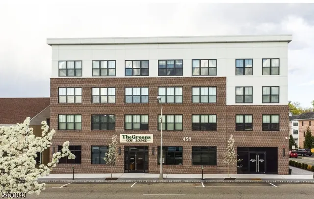 $2,700 | 459 Bloomfield Avenue, Unit 408, Caldwell, NJ 07006