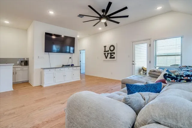 $420,000 | 409 Durian Loop, Buda, TX 78610