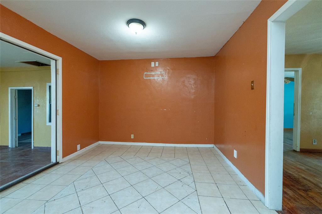 3264 Hillglenn Road Dallas, TX 75228 - Photo 11 of 17 Gallery Image 11