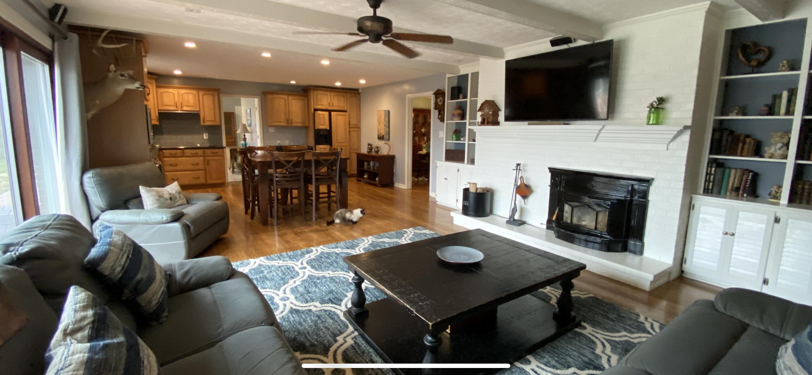 1348 Huntertown Road Versailles, KY 40383 - Photo 10 of 39 1348 Huntertown RdIMG_1397