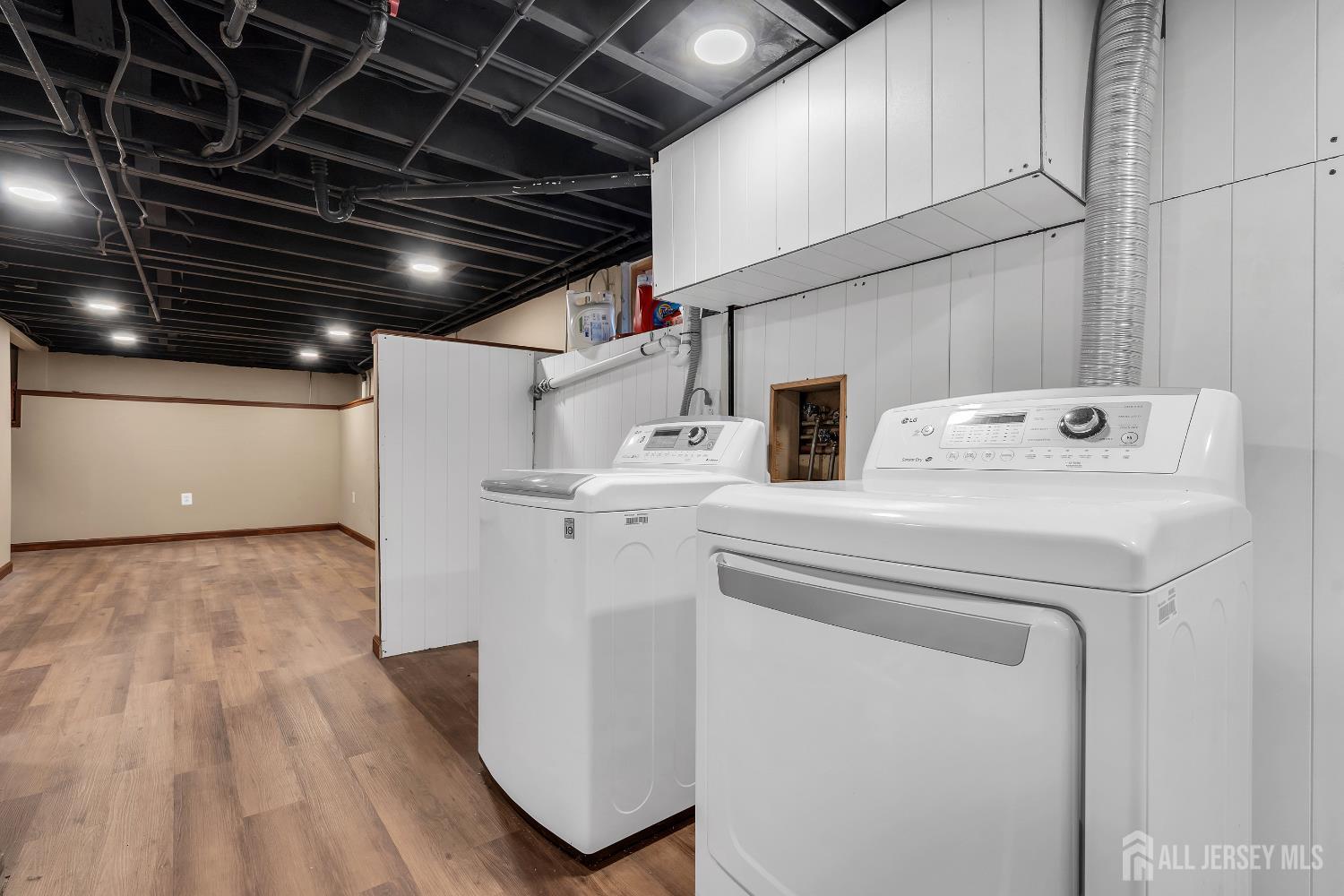505 Summit Street Hightstown, NJ 08520 - Photo 22 of 30 a utility room with dryer and washer