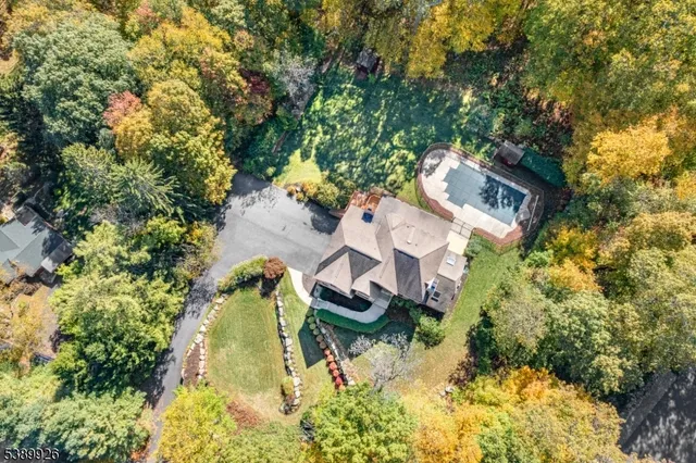 a view of a house with a big yard