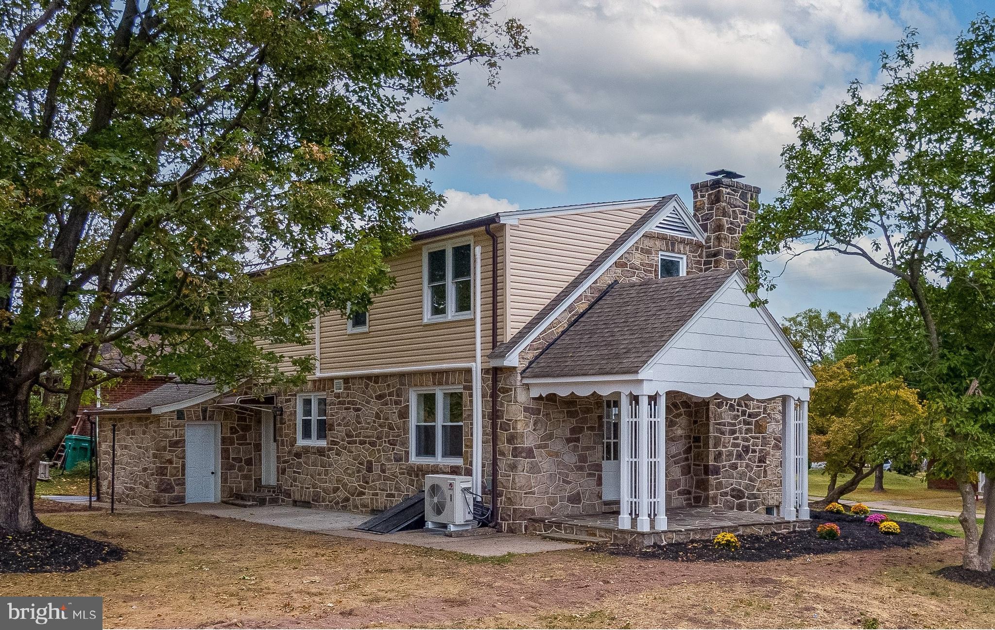 303 Grosstown Road Pottstown, PA 19464 - Photo 5 of 37 Gallery Image 5