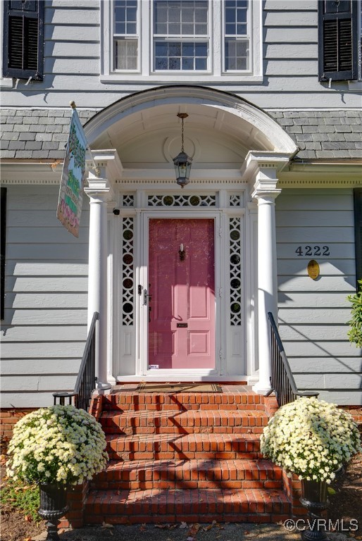 4222 Seminary Avenue Richmond, VA 23227 - Photo 4 of 50 a front view of a house with a yard